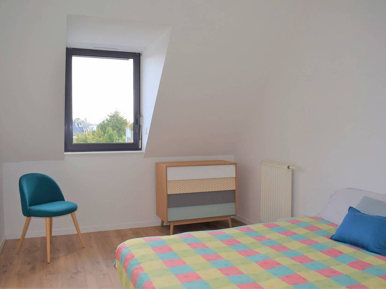 Entire apartment, Renovated 5-Person Apartment with Large Terrace in Perros-Guirec Center in Perros-Guirec, Pink Granite Coast
