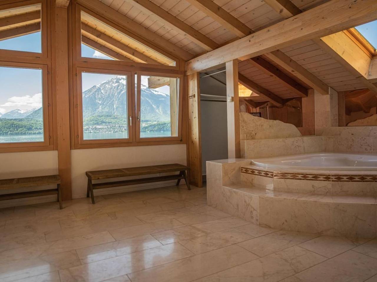 Chalet am See mit Panorama Aussicht in Sigriswil, Thunersee