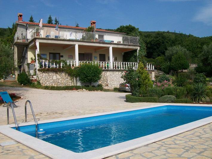Ferienwohnung für 6 Personen, mit Terrasse und Pool sowie Garten, kinderfreundlich - 1