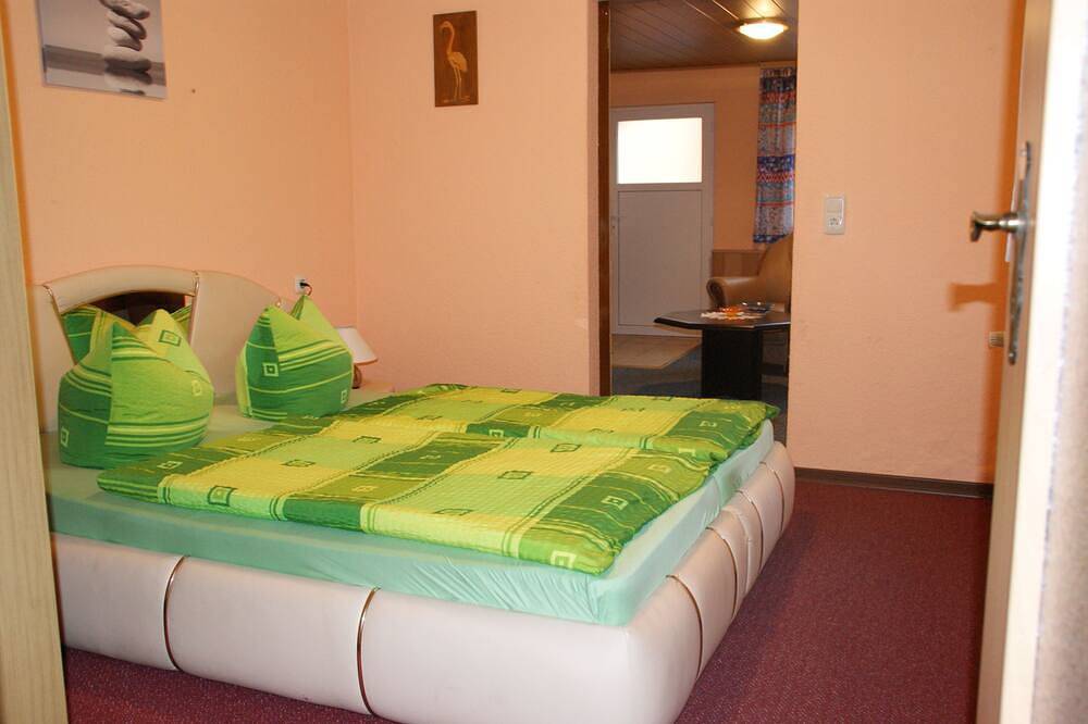 Ganze Wohnung, Fewo 2 - Ferienwohnungen Gentz 1 & 2, Wlan, ruhige Lage, Terrasse in Ulrichshorst, Korswandt