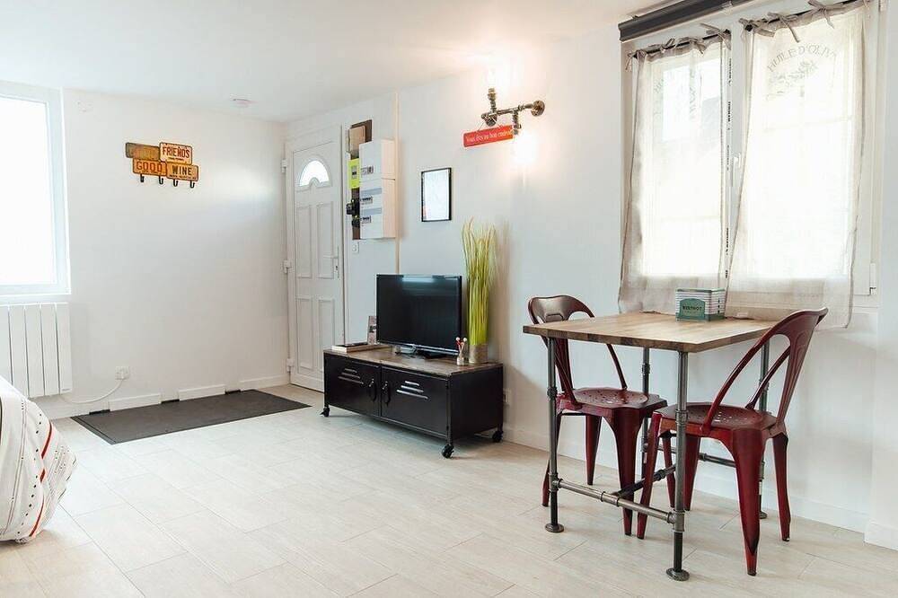 Apartamento entero, Studio Bistrot cerca de Paris y Disneyland - Wifi Gratuito in Le Perreux-sur-Marne, Valle del Marne