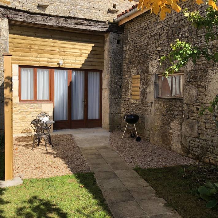 Appartement de vacances entier, Appartement de vacances pour 2 personnes avec piscine in Blanzay, Vienne (France)