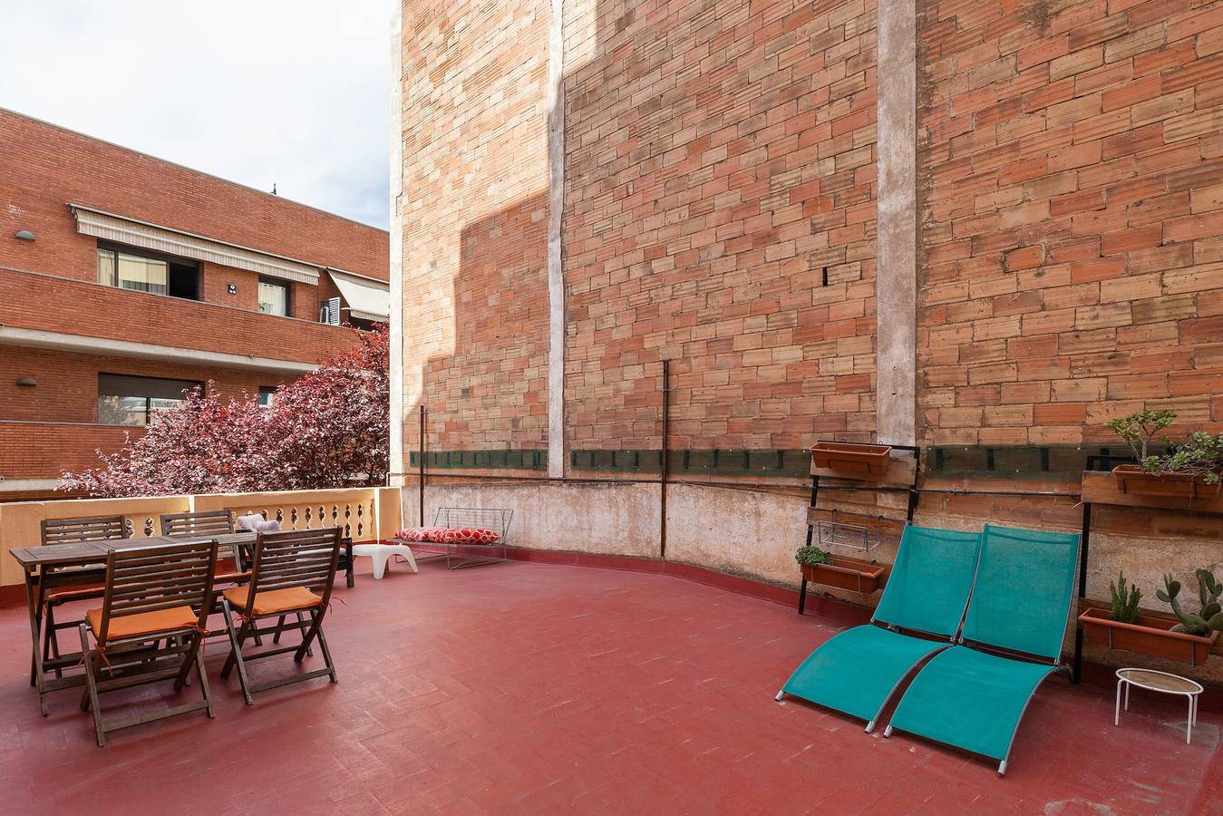 Rustic Detached House "Monlau 12" with Private Terraces in Sant Andreu, Barcelona
