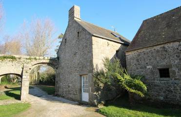 Gîte pour 4 personnes, avec jardin à Réville