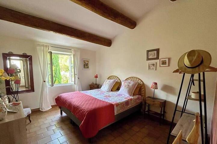 \"Terre des Ocres\" Room, garden view, private bathroom, pool in Saint-Didier, Parc naturel régional du Mont-Ventoux