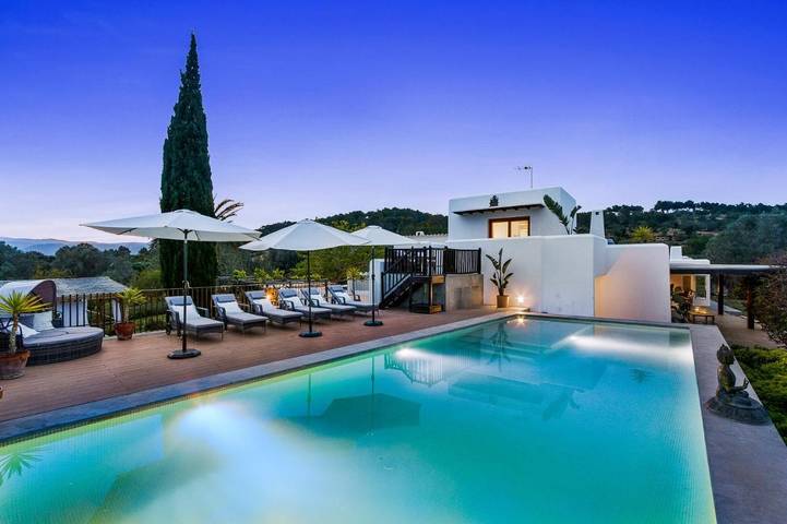 Casa rural para 18 personas, con sauna y jardín además de vistas y piscina - 1