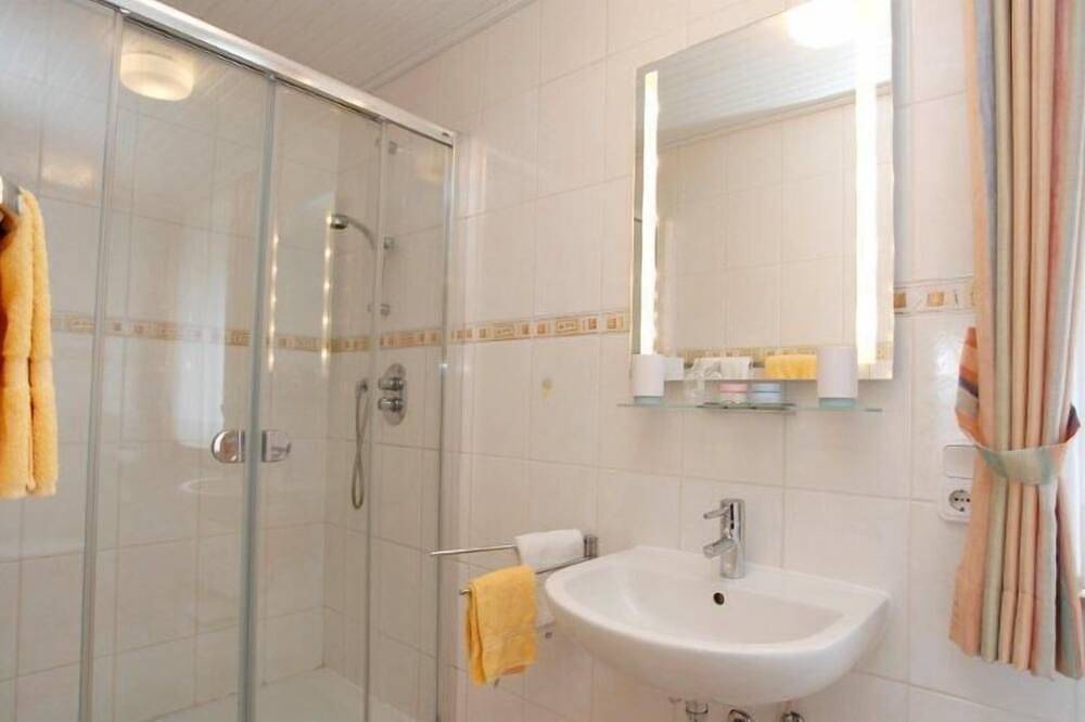 Geheel appartement, Modern appartement van 60 m² met balkon op het zuiden, gratis Wifi in Altastenberg, Hochsauerlandkreis