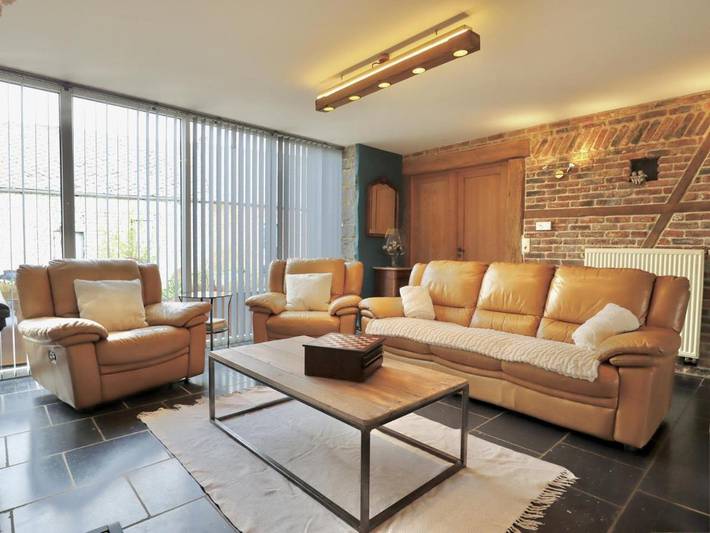 Location de vacances pour 9 personnes, avec terrasse et jardin à Doische - 2