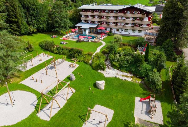 Appart’hôtel pour 8 personnes, avec piscine et sauna ainsi que jardin et bassin pour enfant, animaux acceptés