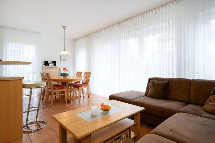 Ferienwohnung für 4 Personen, mit Terrasse und Garten in Norden und Umgebung - 3