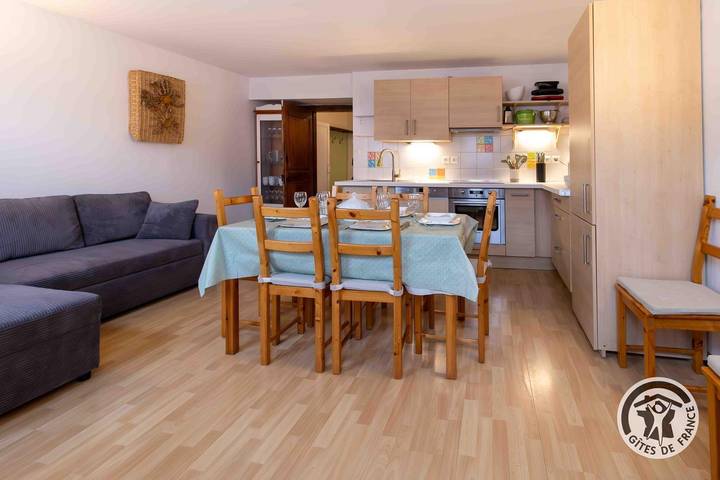 Gîte pour 7 personnes, avec jardin, animaux acceptés à Les Cabannes - 2