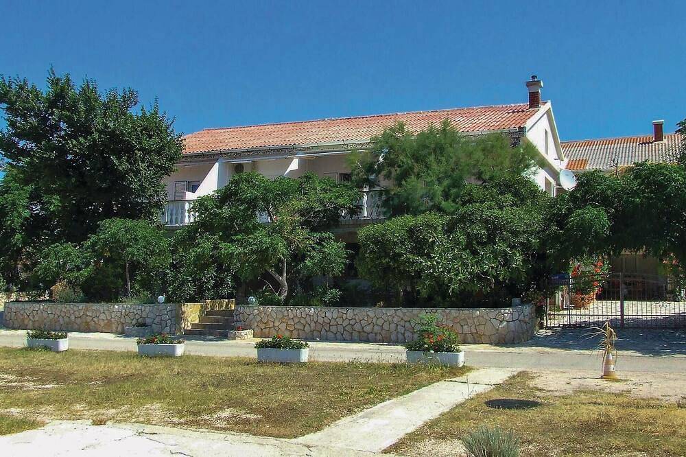 Appartamento intero, Grazioso appartamento a Kustici con. in Kustići, Pag