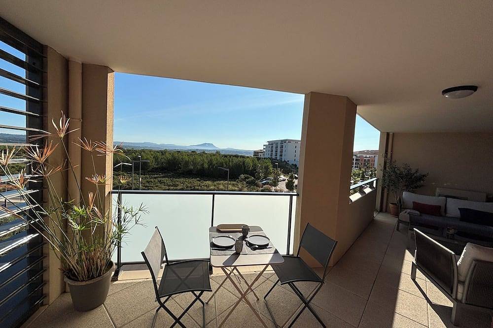 Ganze Wohnung, 45m2 T2 apartment with large terrace overlooking Sainte Victoire in Aix-en-Provence, Aix-en-Provence und Umgebung