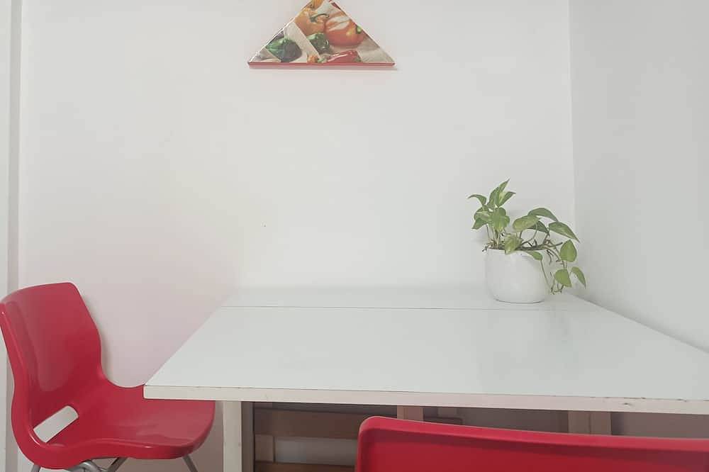 Apartamento entero, \"Bari Cottage\" Casa turistico 2-bedroom apartment in charming Bari with Ac, Wifi in Bari, Region de Bari