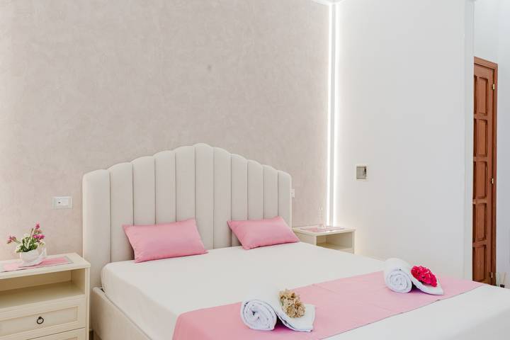 Alojamento e Pequeno-almoço 'Le Ortensie Rosa' com Terraço Partilhado, Wi-Fi e Ar Condicionado in Spiaggia Attrezzata per disabili, San Vito Lo Capo