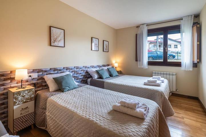 Aire de Asturias - Picos de Europa - Jardin 6 personnes in Ḥortigueru, Cabrales