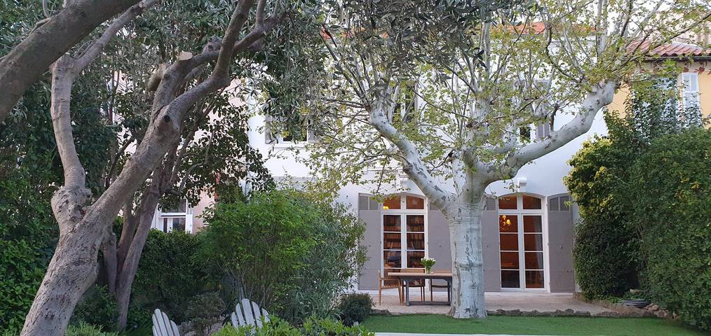 Chambre d’hôte pour 3 personnes, avec piscine et jardin à Marseille - 2