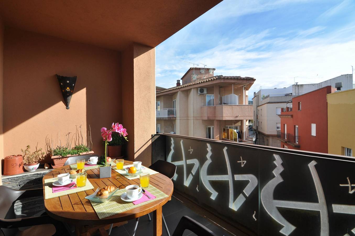 Apartamento entero, ¡Amplio Apartamento en Roses, Costa Brava! 4 Dormitorios, Cerca de la Playa, Wi-Fi Gratis. ¡Reserva Ahora! in Roses Centre, Roses