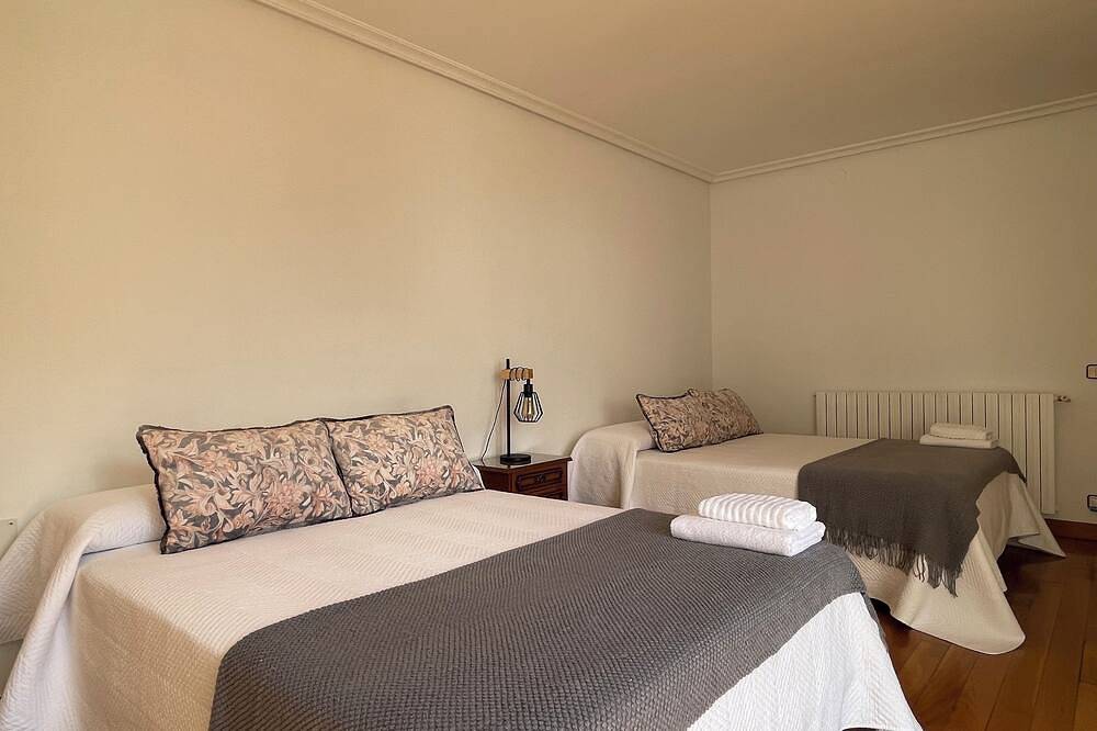 Entire apartment, Alojamiento Turístico El Castillo Vt-lr1770 in Agoncillo, La Rioja Province