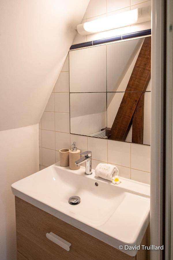 Appartement entier, Suites Mana - Te Fiti en Plein Centre de la Place Ducale avec vue sur les toits in Charleville-Mézières, Ardennes