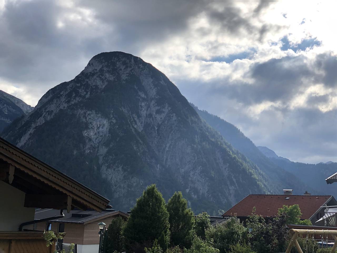 Geheel vakantieappartement, Appartement, douche of bad, tuinzijde in Maurach, Eben am Achensee
