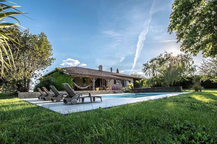 Location de vacances pour 11 personnes, avec jardin à Frégouville