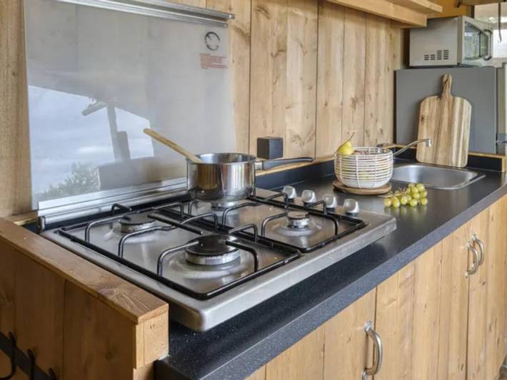 Slow Village la Roque-sur-Cèze - Safarizelt 4 personen - Lodge - 2 Schlafzimmer in La Roque-sur-Cèze, Nimes und Umgebung
