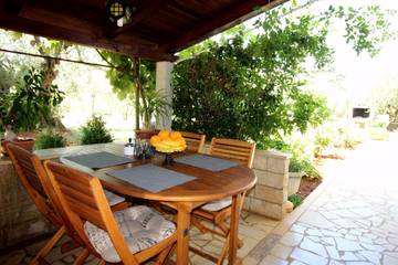 Gîte pour 5 personnes, avec jardin et terrasse, animaux acceptés à Poreč