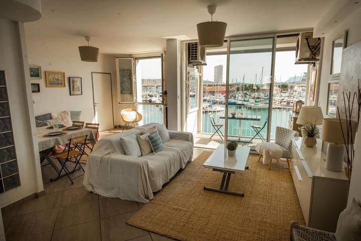 Gîte pour 5 personnes, avec vue et terrasse dans Office De Tourisme De Toulon - 4