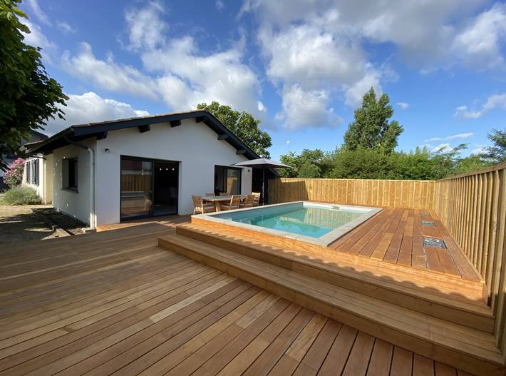 Gîte pour 6 personnes, avec jardin ainsi que terrasse et piscine