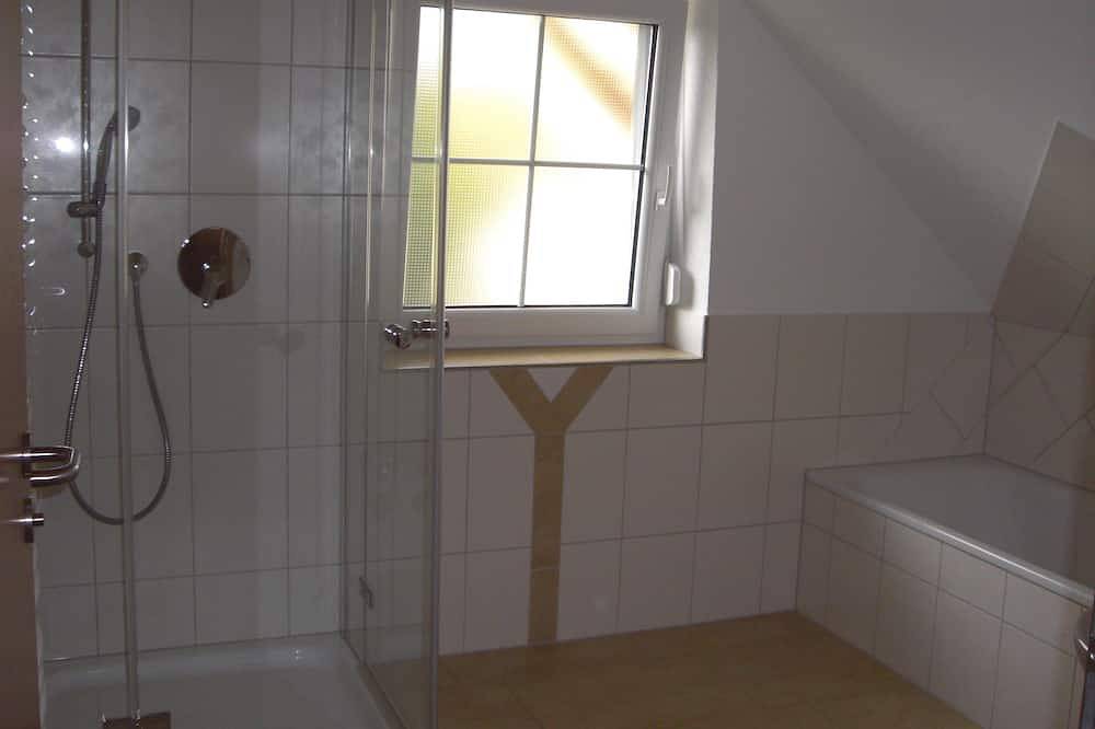 Ganze Wohnung, Ferienhof Metzler Fewo Quitte or Mirabelle in Bodnegg, Region Bodensee-Oberschwaben