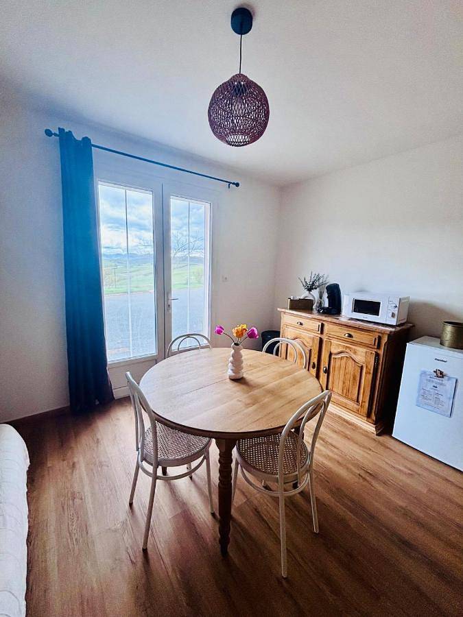 Appartement entier, One-Bedroom Apartment in Montlaur (Midi-Pyrénées), Parc naturel régional des Grands Causses