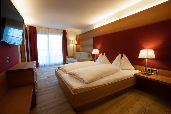 Room 5 with Mountain View in Badia, Dolomiti Superski
