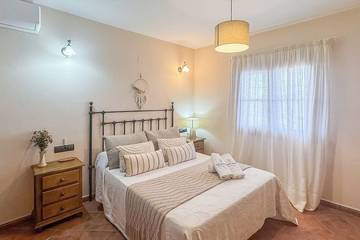 Casa Rural para 8 Personas en Alozaina, Sierra de las Nieves, Foto 1