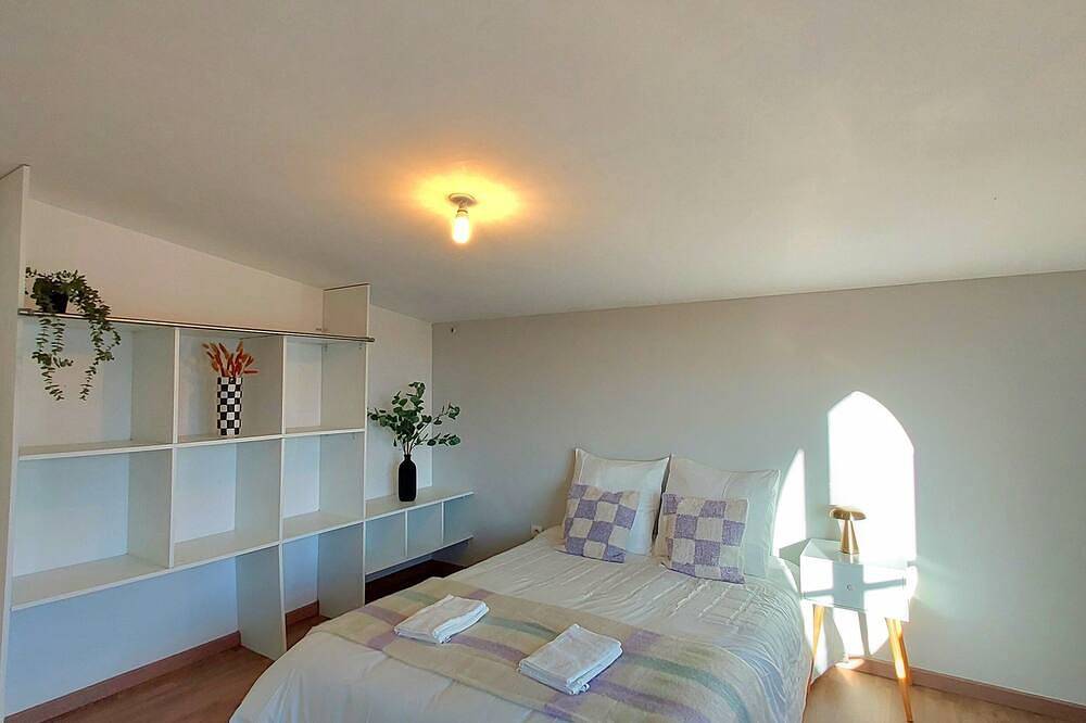 Entire apartment, Duplex 93m2- 2 bathrooms- Toulouse Airport- 8people in Blagnac, Toulouse region