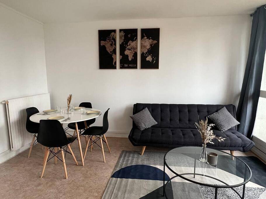 Appartement entier, Two-Bedroom Apartment in Méry-sur-Oise, Val-d'Oise