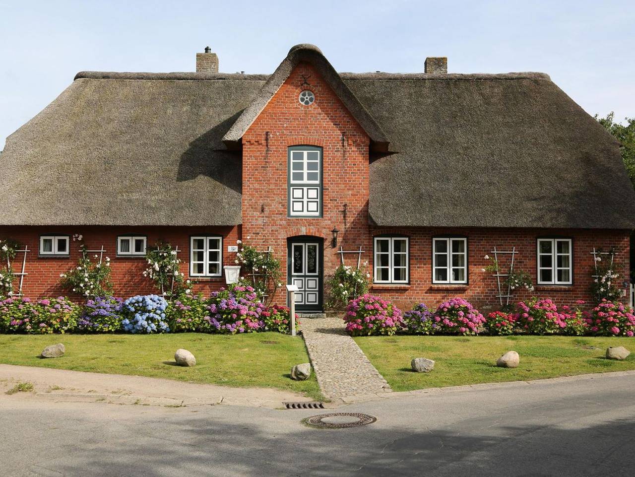 Ilskes Hus - Freistehendes Reetdachhaus mit Garten, Terrasse & E-Ladestation in Nordfriesische Inseln (Schleswig-Holstein) (Schleswig-Holstein), Oevenum