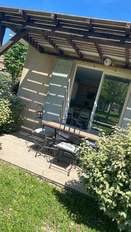 Gîte pour 4 personnes, avec jardin ainsi que piscine et vue sur le lac à Saint-Saturnin-lès-Avignon - 2