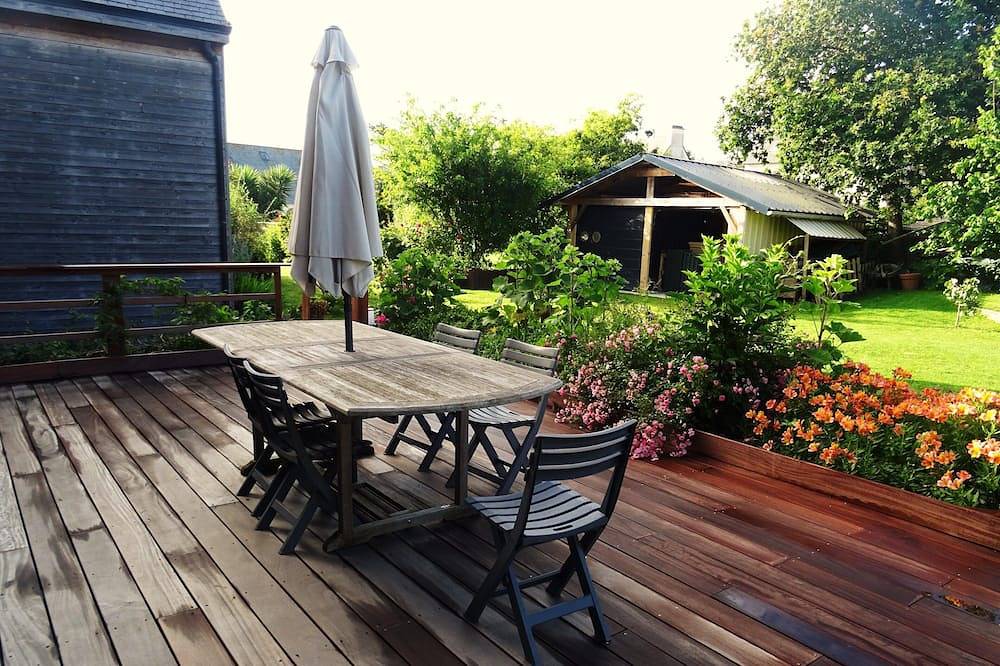 Appartement entier, Studio  1er Etage Vue Mer ( 200 Mètres) in Paimpol, Côte de Goëlo