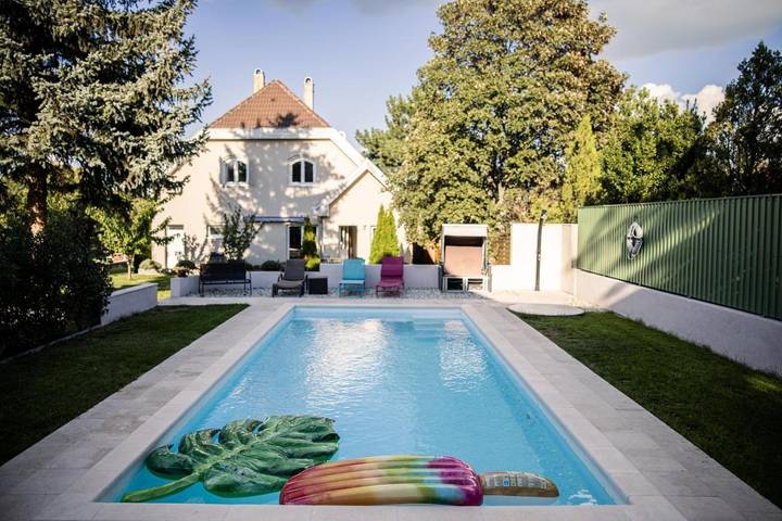 Bed and Breakfast für 12 Personen, mit Terrasse und Garten sowie Pool in Csopak