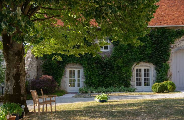 Gîte pour 13 personnes, avec jardin ainsi que terrasse et piscine