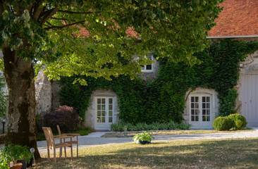 Gîte pour 13 personnes, avec jardin ainsi que terrasse et piscine à Lusigny-sur-Ouche