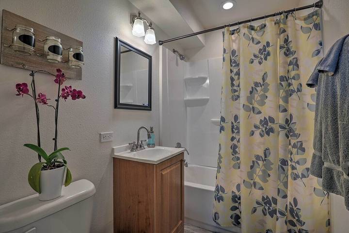 Vacation rental for 10 people, with yard, with pets in Lake Powell