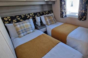 Static Caravan for 4 People in Ingoldmells, Lincolnshire, Photo 2