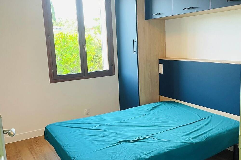 A quiet family home between Aix-en-Provence and the Luberon in Saint-Cannat in Saint-Cannat, Aix-en-Provence region