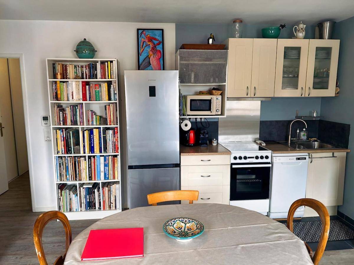 Appartement entier, One-Bedroom Apartment in Drancy, Seine-Saint-Denis