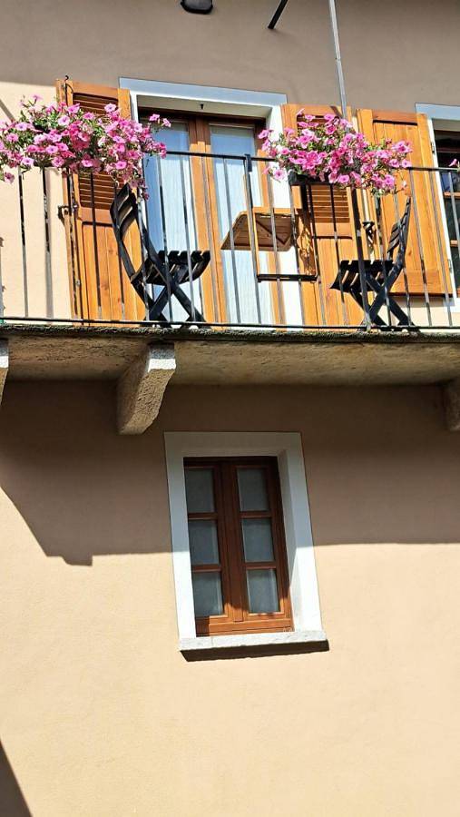 BnB für 2 Personen, mit Ausblick und Balkon am Lago Maggiore
