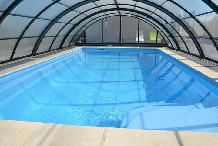 Maison de vacances pour 12 personnes, avec Terrasse et Jardin ainsi que Piscine et Vue à Mervent