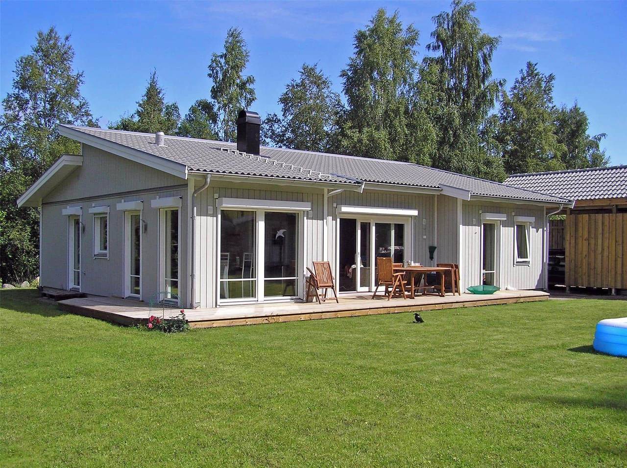 Vgo439 Hjo - Lövsångarevägen 17 in Hjo, Vättern