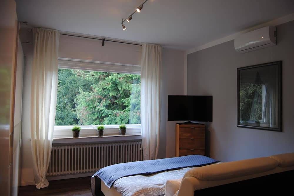 Exclusive villa with garden, sauna and forest access in Solingen, Bergisch region